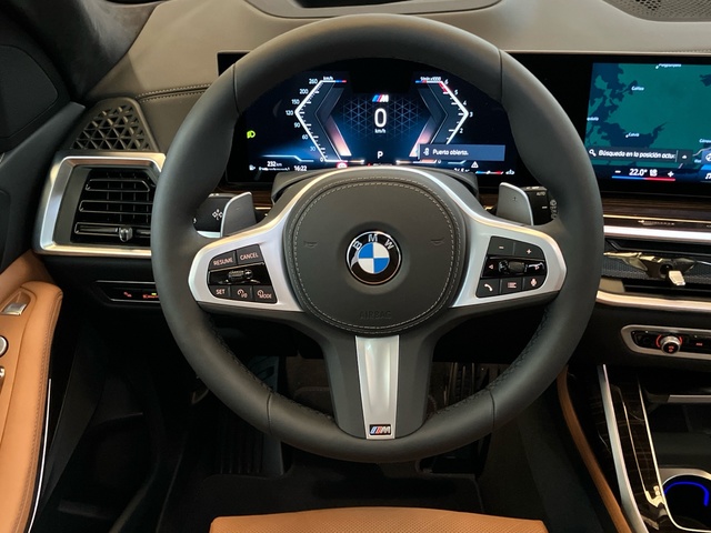 BMW X7 xDrive40d color Azul. Año 2025. 259KW(352CV). Diésel. En concesionario Proa Premium Palma de Baleares