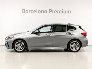 Fotos de BMW Serie 1 118d color Gris. Año 2024. 110KW(150CV). Diésel. En concesionario Barcelona Premium -- GRAN VIA de Barcelona