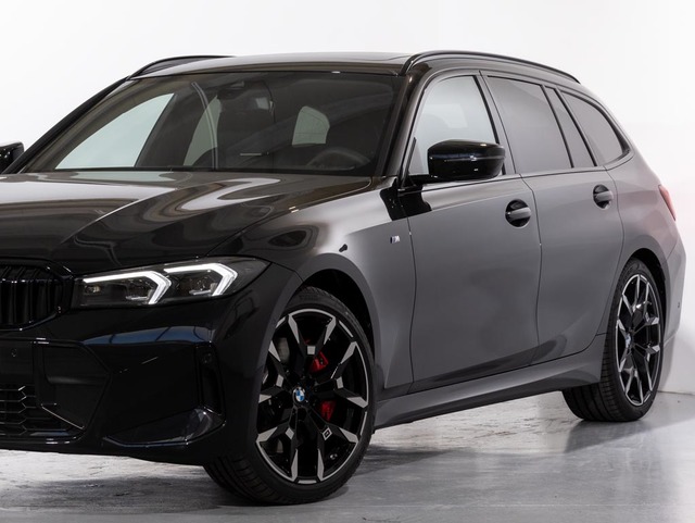 BMW Serie 3 320d Touring color Negro. Año 2025. 140KW(190CV). Diésel. En concesionario Oliva Motor Girona de Girona