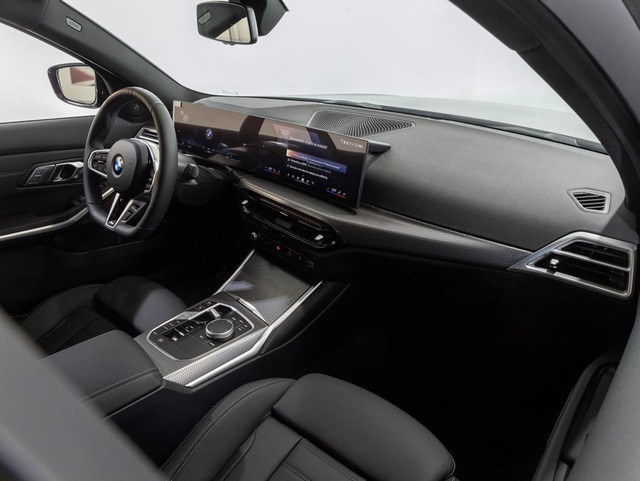 BMW Serie 3 320d Touring color Negro. Año 2025. 140KW(190CV). Diésel. En concesionario Oliva Motor Girona de Girona