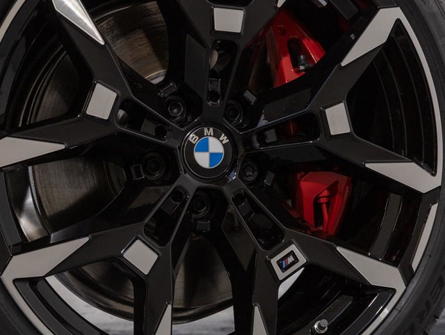 BMW Serie 3 320d Touring color Negro. Año 2025. 140KW(190CV). Diésel. En concesionario Oliva Motor Girona de Girona