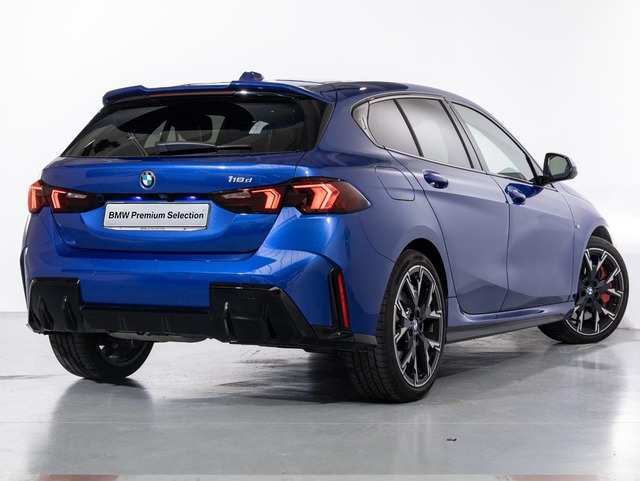 BMW Serie 1 118d color Azul. Año 2024. 110KW(150CV). Diésel. En concesionario Oliva Motor Girona de Girona