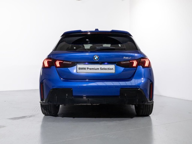 BMW Serie 1 118d color Azul. Año 2024. 110KW(150CV). Diésel. En concesionario Oliva Motor Girona de Girona