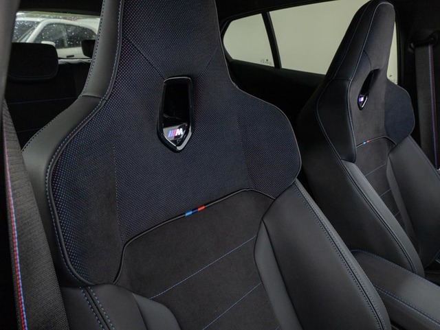 BMW Serie 1 118d color Azul. Año 2024. 110KW(150CV). Diésel. En concesionario Oliva Motor Girona de Girona