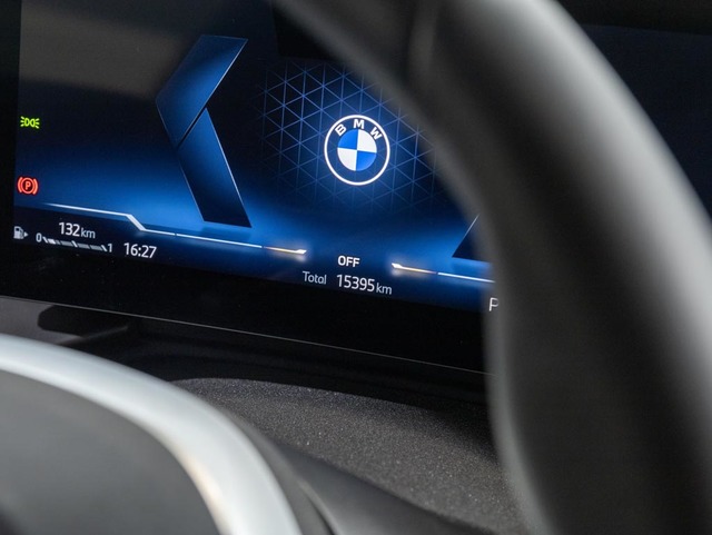BMW Serie 1 118d color Azul. Año 2024. 110KW(150CV). Diésel. En concesionario Oliva Motor Girona de Girona