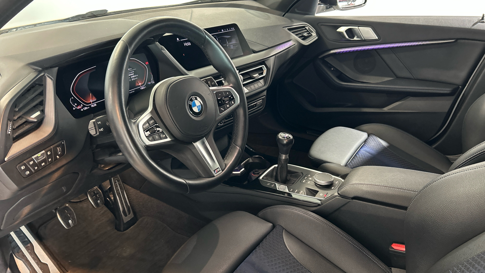 BMW Serie 1 118i color Blanco. Año 2021. 103KW(140CV). Gasolina. En concesionario BYmyCAR Madrid - Alcalá de Madrid