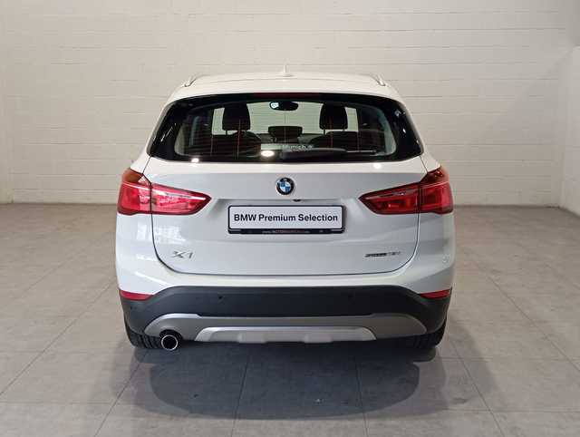 BMW X1 sDrive18i color Blanco. Año 2020. 103KW(140CV). Gasolina. En concesionario Motor Munich - Terrassa - VO de Barcelona