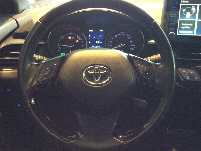 Toyota C-HR 1.8 125H Advance 90 kW (122 CV)