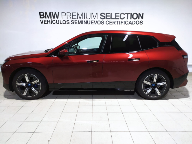 BMW iX xDrive50 color Gris. Año 2024. 385KW(523CV). Eléctrico. En concesionario Hispamovil Elche de Alicante