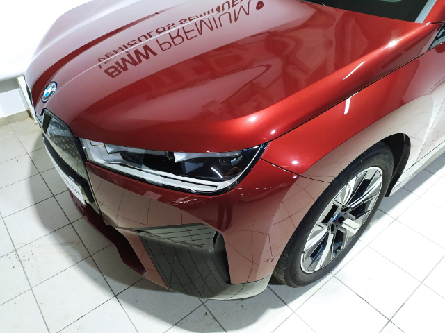 BMW iX xDrive50 color Gris. Año 2024. 385KW(523CV). Eléctrico. En concesionario Hispamovil Elche de Alicante
