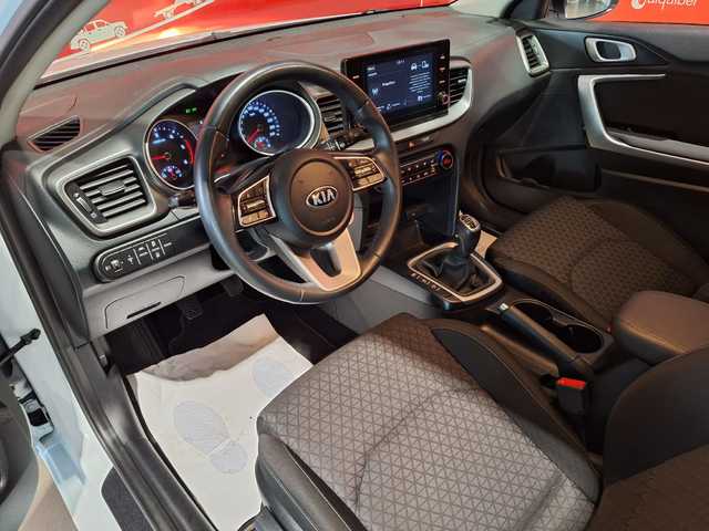 Kia Ceed 1.6 MHEV iMT Drive 100 kW (136 CV)