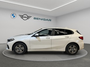Fotos de BMW Serie 1 118i color Blanco. Año 2021. 103KW(140CV). Gasolina. En concesionario GANDIA Automoviles Fersan, S.A. de Valencia