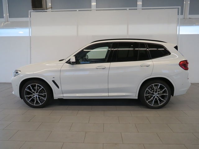 BMW X3 xDrive20d color Blanco. Año 2021. 140KW(190CV). Diésel. En concesionario Lugauto S.A. de Lugo