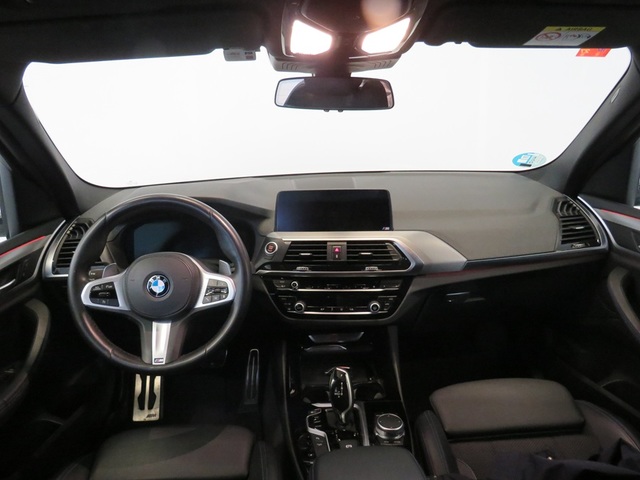 BMW X3 xDrive20d color Blanco. Año 2021. 140KW(190CV). Diésel. En concesionario Lugauto S.A. de Lugo