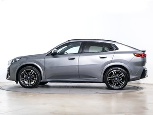 Fotos de BMW iX2 eDrive20 color Gris. Año 2024. 150KW(204CV). Eléctrico. En concesionario Oliva Motor Tarragona de Tarragona