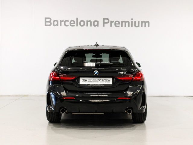 BMW Serie 1 118d color Negro. Año 2024. 110KW(150CV). Diésel. En concesionario Barcelona Premium -- GRAN VIA de Barcelona