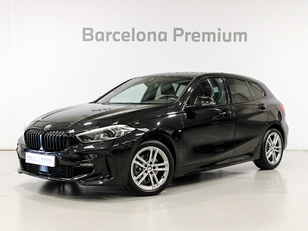 Fotos de BMW Serie 1 118d color Negro. Año 2024. 110KW(150CV). Diésel. En concesionario Barcelona Premium -- GRAN VIA de Barcelona