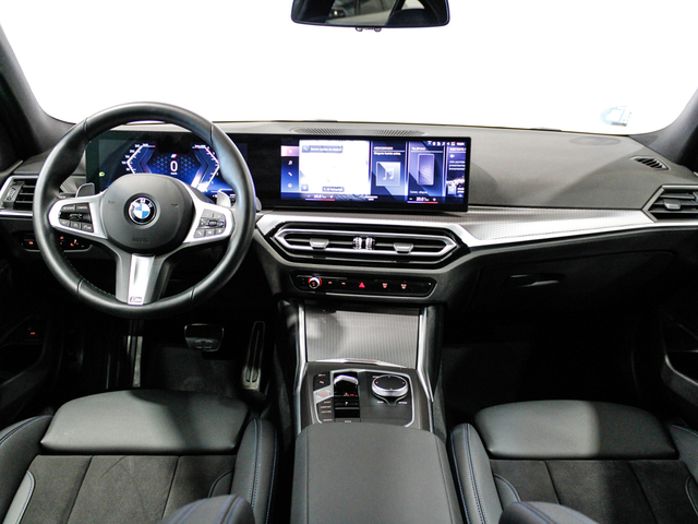BMW Serie 3 318d color Azul. Año 2024. 110KW(150CV). Diésel. En concesionario Barcelona Premium -- GRAN VIA de Barcelona