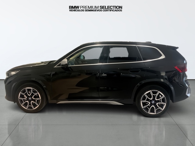 BMW X1 sDrive18i color Negro. Año 2022. 100KW(136CV). Gasolina. En concesionario Automotor Premium Viso - Málaga de Málaga