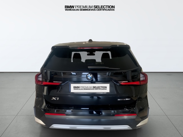BMW X1 sDrive18i color Negro. Año 2022. 100KW(136CV). Gasolina. En concesionario Automotor Premium Viso - Málaga de Málaga