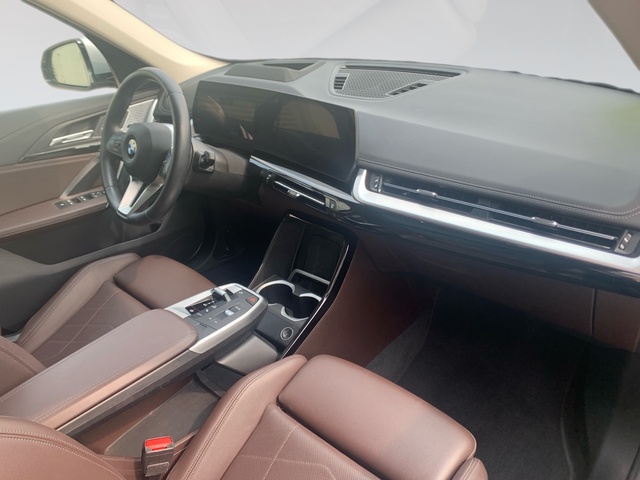 BMW X1 sDrive18i color Negro. Año 2022. 100KW(136CV). Gasolina. En concesionario Automotor Premium Viso - Málaga de Málaga