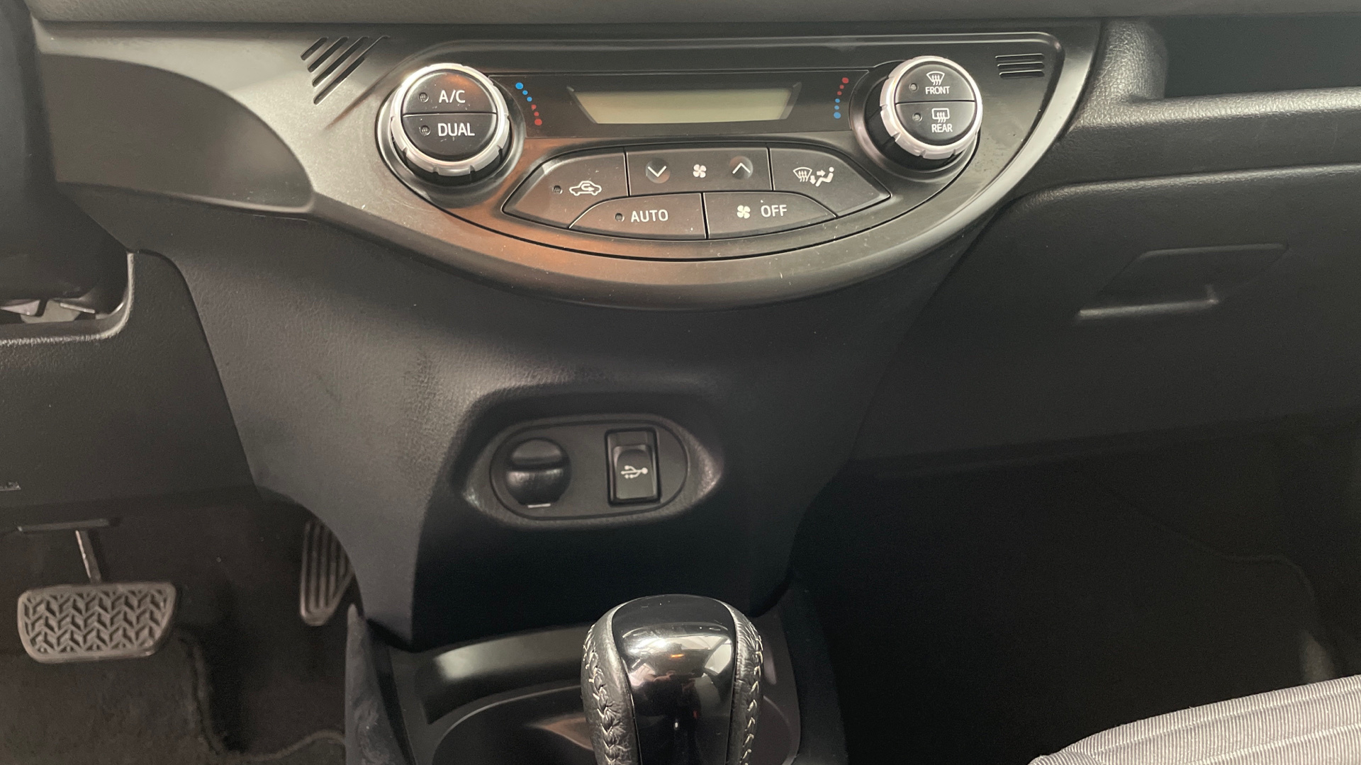 Toyota Yaris 1.5 100H - 17