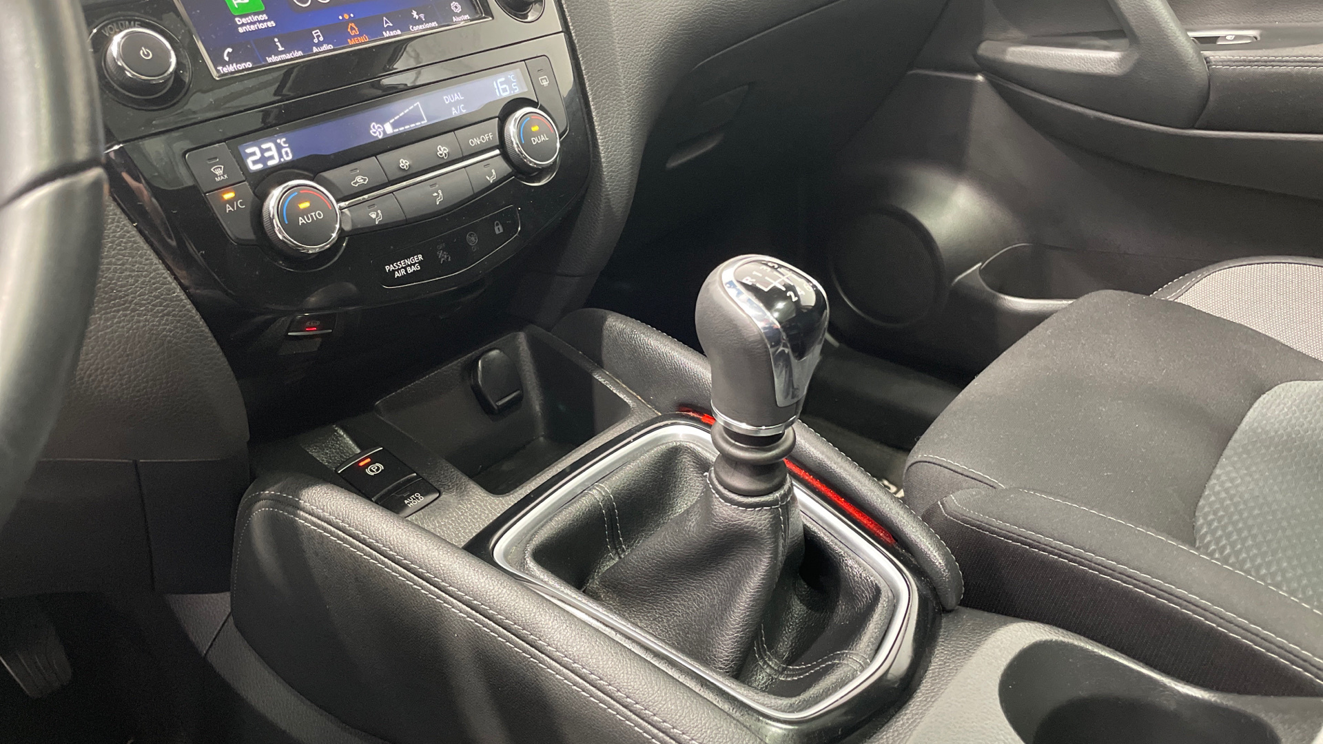Nissan Qashqai DIG-T 140 - 18