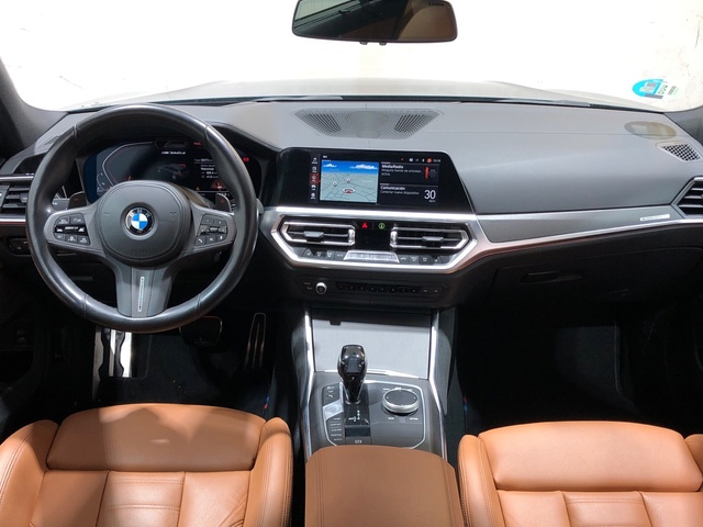 BMW Serie 3 M340d Touring color Blanco. Año 2021. 250KW(340CV). Diésel. En concesionario Movilnorte El Carralero de Madrid