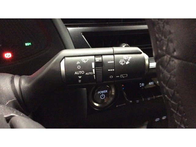 Lexus UX 250h Premium 135 kW (184 CV)
