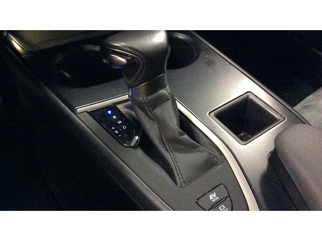Lexus UX 250h Premium 135 kW (184 CV)
