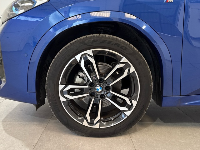 BMW X2 sDrive18d color Azul. Año 2024. 110KW(150CV). Diésel. En concesionario Burgocar (Bmw y Mini) de Burgos