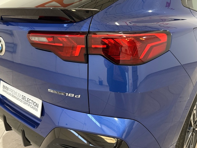 BMW X2 sDrive18d color Azul. Año 2024. 110KW(150CV). Diésel. En concesionario Burgocar (Bmw y Mini) de Burgos