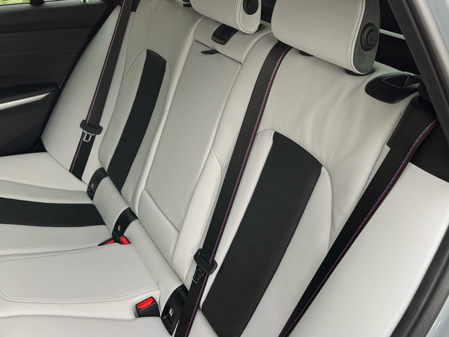 BMW M M3 Competition Touring color Gris. Año 2025. 390KW(530CV). Gasolina. En concesionario Celtamotor Vigo de Pontevedra