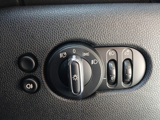 fotoG 10 del MINI MINI 5 Puertas Cooper 100 kW (136 CV) 136cv Gasolina del 2023 en Vizcaya