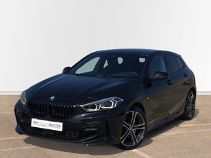 Fotos de BMW Serie 1 118i color Negro. Año 2021. 103KW(140CV). Gasolina. En concesionario Proa Premium Palma de Baleares