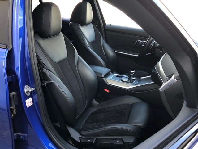 BMW Serie 3 320d color Azul. Año 2021. 140KW(190CV). Diésel. En concesionario Momentum S.A. de Madrid