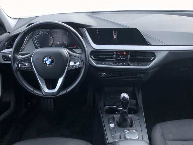 BMW Serie 1 116d color Blanco. Año 2019. 85KW(116CV). Diésel. En concesionario Vehinter Alcorcón de Madrid