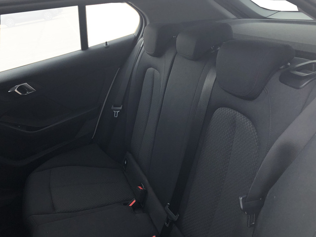 BMW Serie 1 116d color Blanco. Año 2019. 85KW(116CV). Diésel. En concesionario Vehinter Alcorcón de Madrid