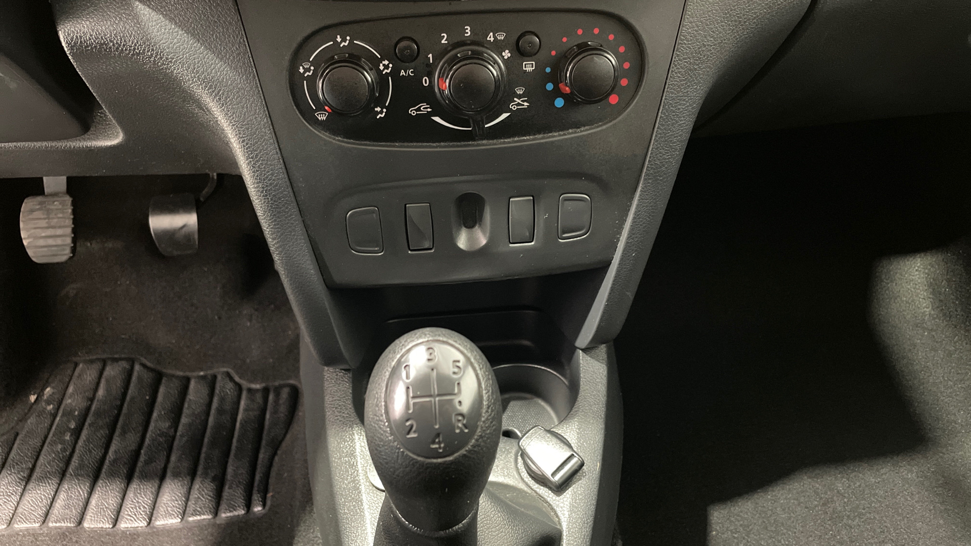 Dacia Sandero TCE 90 GLP - 17