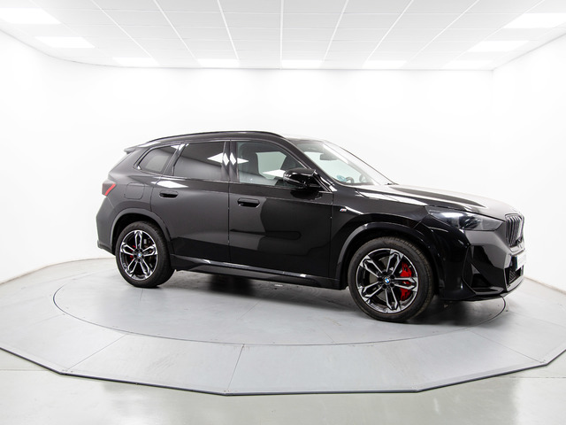 BMW X1 M35i color Negro. Año 2024. 221KW(300CV). Gasolina. En concesionario Móvil Begar Alicante de Alicante