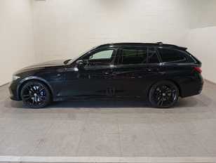 Fotos de BMW Serie 3 320d Touring color Negro. Año 2023. 140KW(190CV). Diésel. En concesionario Motor Munich - Terrassa - VO de Barcelona
