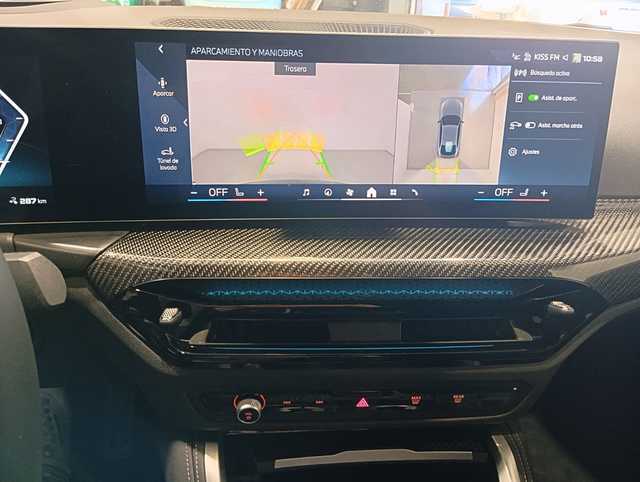 BMW i4 M50 color Gris. Año 2025. 400KW(544CV). Eléctrico. En concesionario Motor Munich - Terrassa - VO de Barcelona