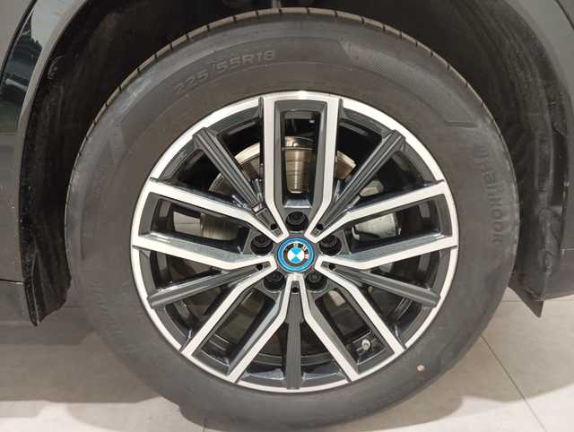 BMW iX1 eDrive20 color Negro. Año 2025. 150KW(204CV). Eléctrico. En concesionario Motor Munich - Terrassa - VO de Barcelona