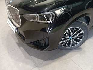 BMW iX1 eDrive20 color Negro. Año 2025. 150KW(204CV). Eléctrico. En concesionario Motor Munich - Terrassa - VO de Barcelona