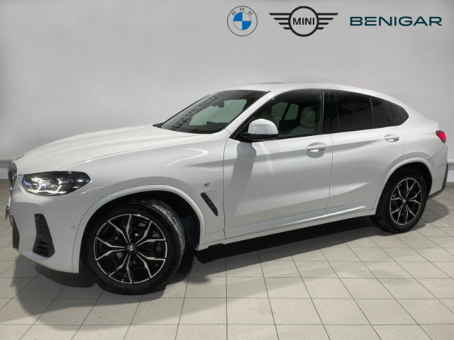 BMW X4 xDrive20d color Blanco. Año 2024. 140KW(190CV). Diésel. En concesionario Hispamovil Elche de Alicante