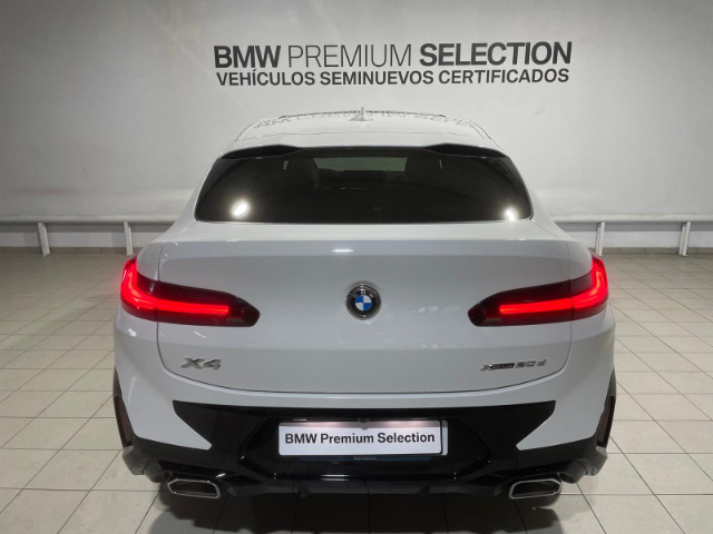 BMW X4 xDrive20d color Blanco. Año 2024. 140KW(190CV). Diésel. En concesionario Hispamovil Elche de Alicante