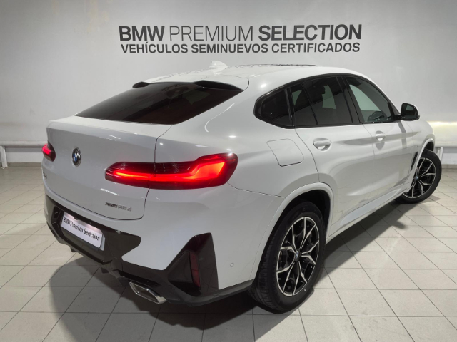 BMW X4 xDrive20d color Blanco. Año 2024. 140KW(190CV). Diésel. En concesionario Hispamovil Elche de Alicante