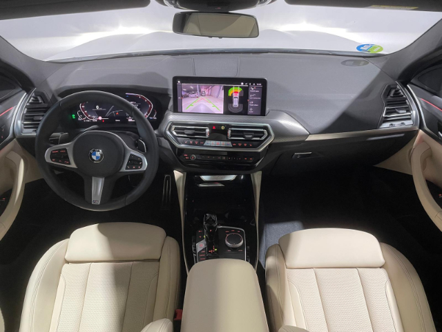 BMW X4 xDrive20d color Blanco. Año 2024. 140KW(190CV). Diésel. En concesionario Hispamovil Elche de Alicante