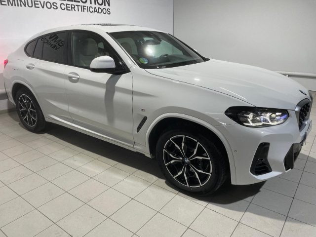 BMW X4 xDrive20d color Blanco. Año 2024. 140KW(190CV). Diésel. En concesionario Hispamovil Elche de Alicante