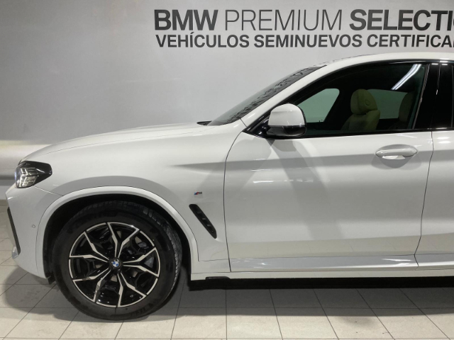 BMW X4 xDrive20d color Blanco. Año 2024. 140KW(190CV). Diésel. En concesionario Hispamovil Elche de Alicante